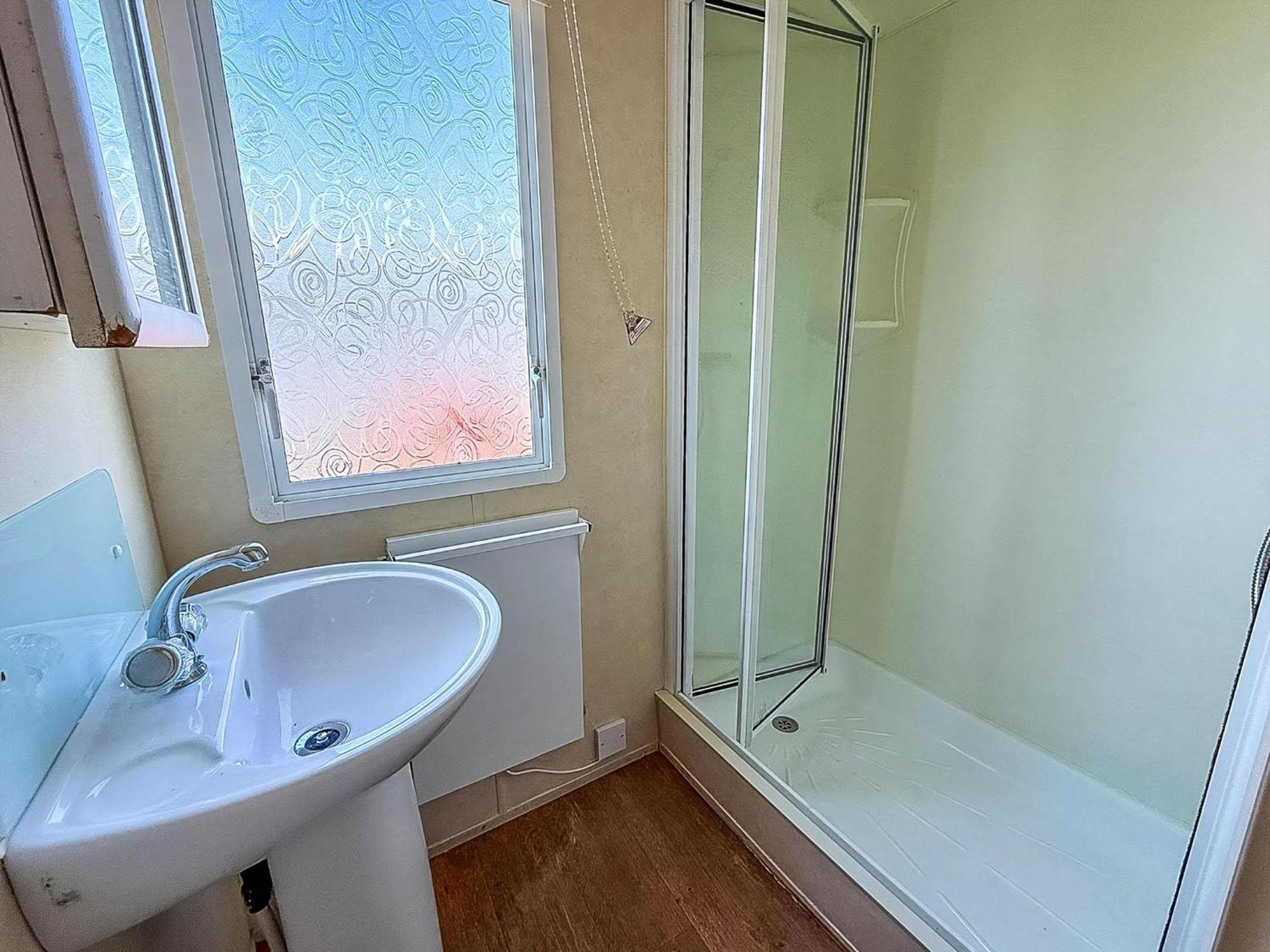 Superb Caravan At Seawick Holiday Park, Sleeps 8 Ref 27202Sw كْلانكتون أون سي المظهر الخارجي الصورة