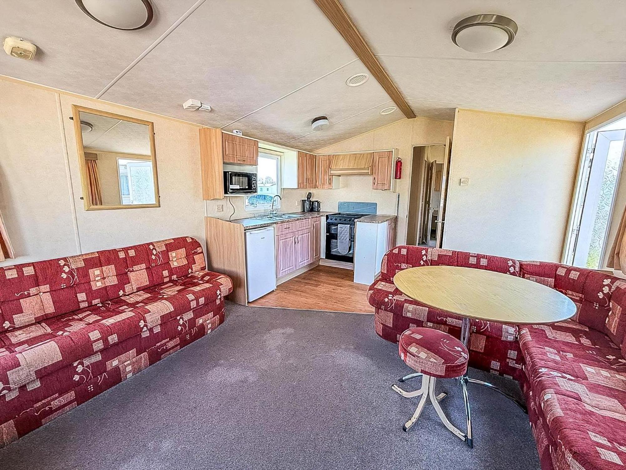 Superb Caravan At Seawick Holiday Park, Sleeps 8 Ref 27202Sw كْلانكتون أون سي المظهر الخارجي الصورة